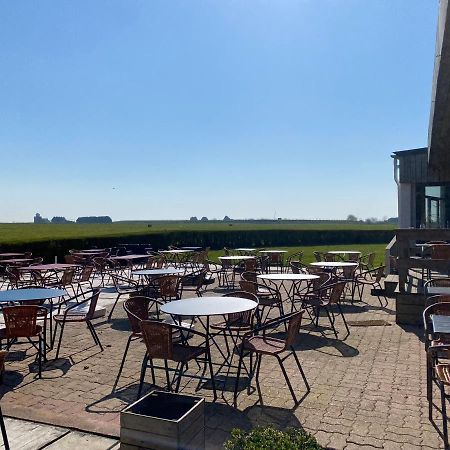 Logis Hotel & Restaurant De L'Aerodrome De La Baie De Somme Buigny-Saint-Maclou Екстериор снимка