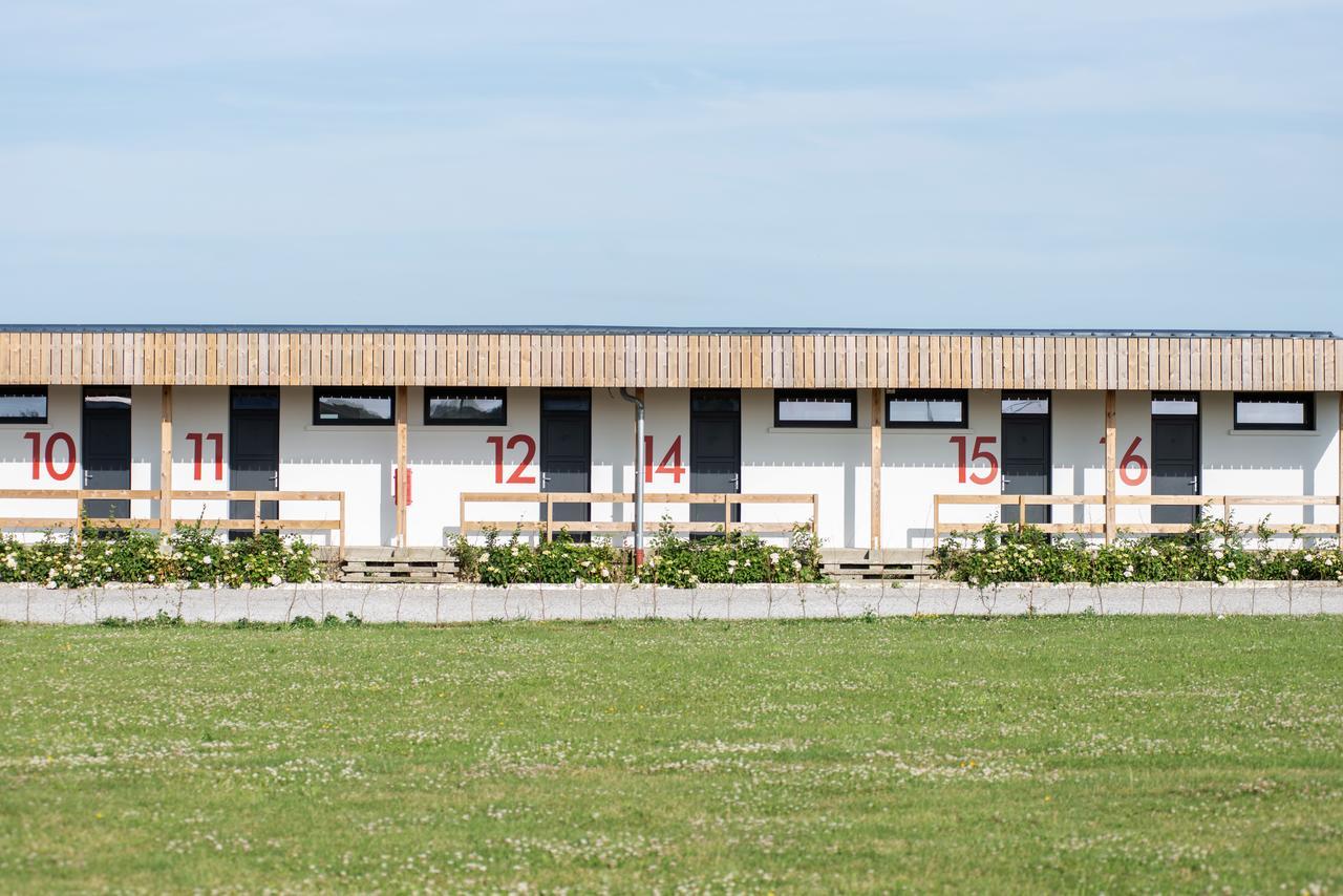 Logis Hotel & Restaurant De L'Aerodrome De La Baie De Somme Buigny-Saint-Maclou Екстериор снимка