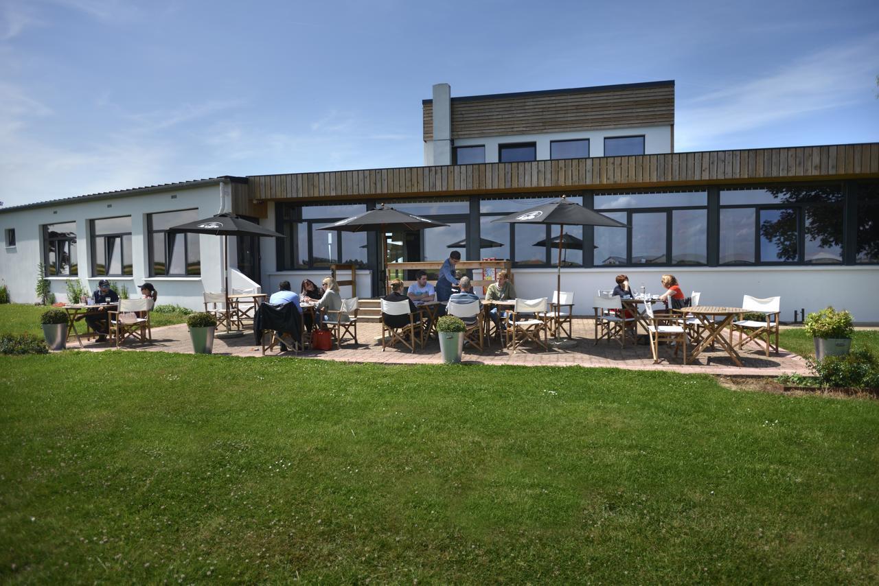 Logis Hotel & Restaurant De L'Aerodrome De La Baie De Somme Buigny-Saint-Maclou Екстериор снимка